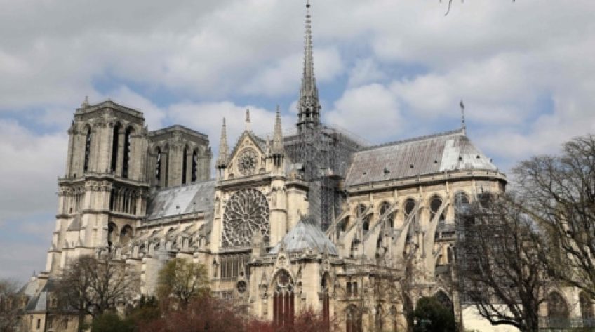 Tổng thống Pháp muốn xây dựng lại Nhà thờ Đức Bà Paris trong 5 năm