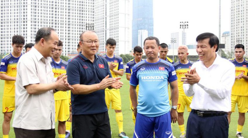 Mức lương của HLV Park Hang Seo là bao nhiêu?