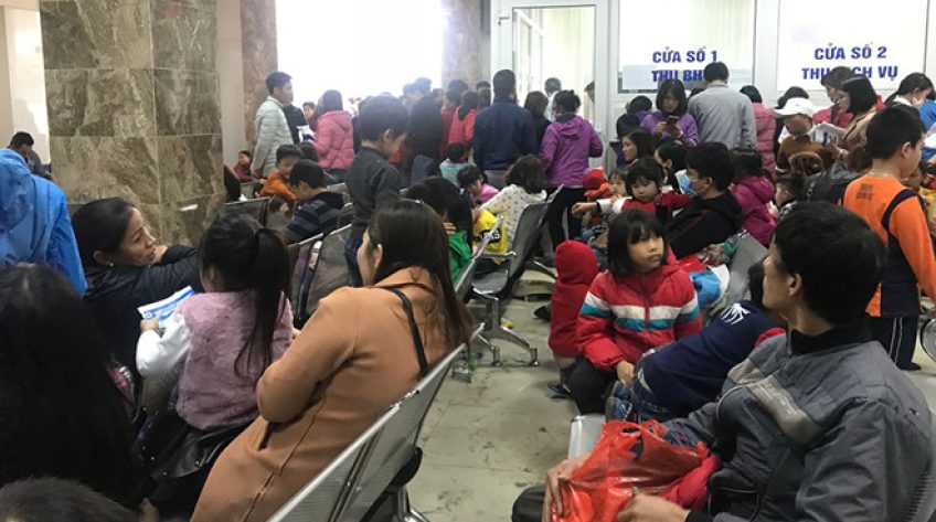 Ồ ạt đưa con xét nghiệm sán lợn