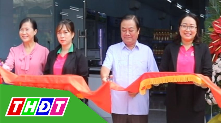 Bí thư Tỉnh ủy khai trương siêu thị Sen mart
