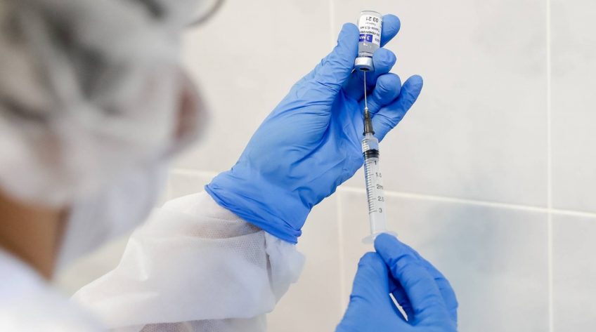 Nga bắt đầu tiêm chủng ngừa Covid-19 ở tất cả các khu vực trên cả nước