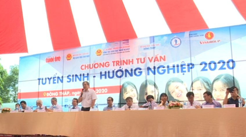 Hơn 3.000 học sinh tham gia tư vấn hướng nghiệp - tuyển sinh