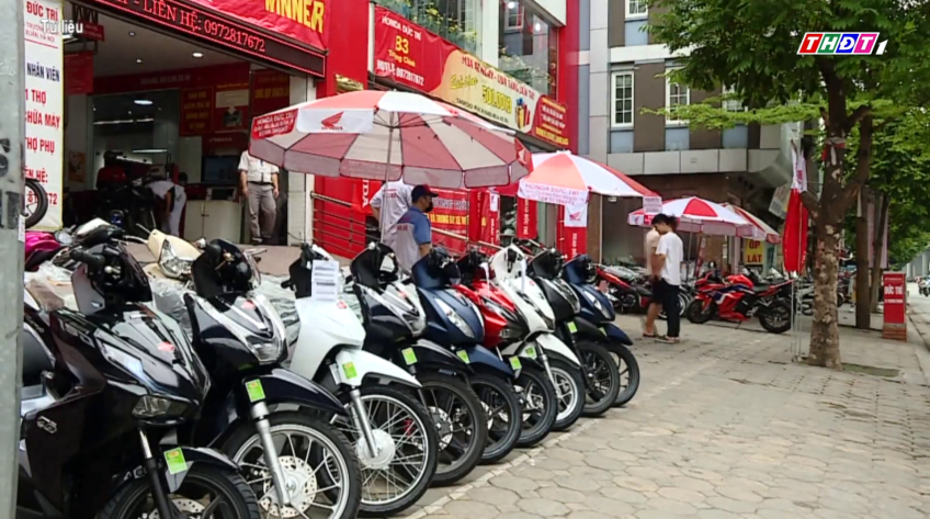 Thị trường xe máy chạy bằng xăng đang chững lại
