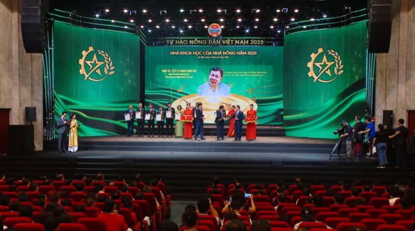 Tôn vinh nông dân Việt Nam xuất sắc và nhà khoa học của nhà nông 2025