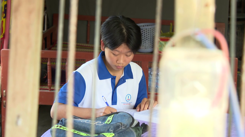 Gương sáng hiếu học - 05/11/2025: Sinh viên Nguyễn Thị Kiều Ngọc