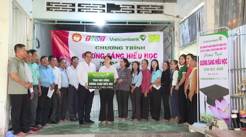Gương sáng hiếu học - 03/12/2025: Sinh viên Nguyễn Thị Thảo Nguyên