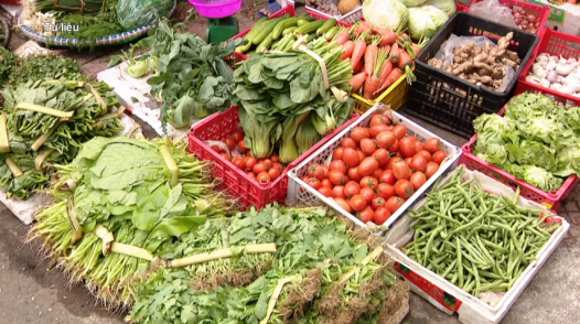 Giá rau, củ chịu áp lực kép từ thời tiết và thị trường