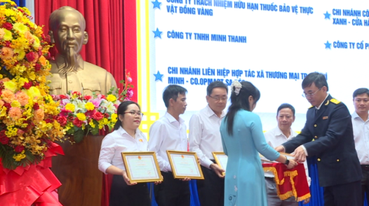 Đồng Tháp: Khen thưởng 160 người nộp thuế tiêu biểu