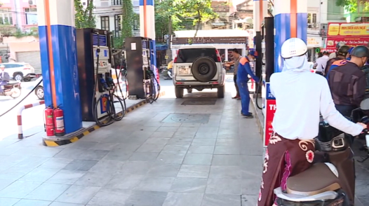 Giá xăng xuống dưới mức 19.000 đồng