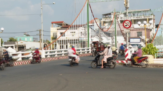 Mất an toàn giao thông tại cầu Quay, phường Mỹ Tho