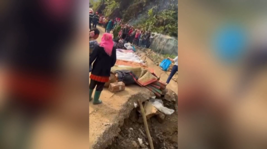 Nguyên nhân vụ lật xe chở đoàn thiện nguyện khiến 9 người chết