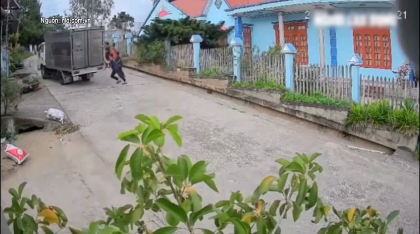 3 học sinh nhanh trí cứu xe tải mất phanh, tuột dốc ở Lâm Đồng