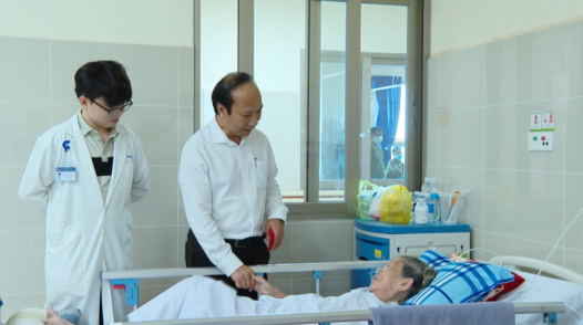 Đồng Tháp: Hơn 600 bệnh nhân được lì xì trước giờ giao thừa