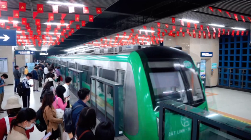 Metro số 1 đón hơn nửa triệu lượt khách trong 7 ngày Tết
