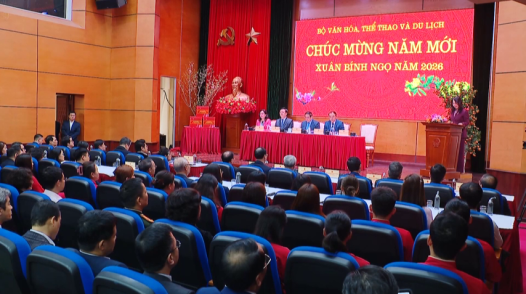 Thủ tướng gặp mặt văn nghệ sĩ, báo chí, vận động viên tiêu biểu