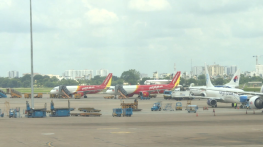 Giá nhiên liệu tăng 3 lần, hàng không nỗ lực kiềm giá vé máy bay dịp 30/4