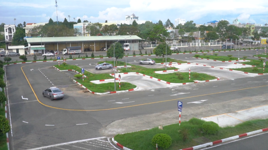 Từ ngày 1/7, được sử dụng ô tô điện để sát hạch lái xe