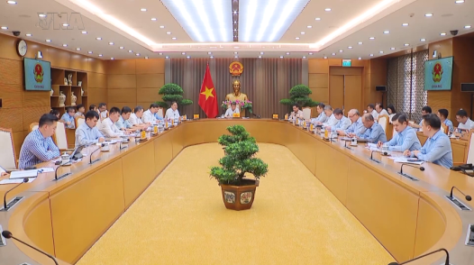 Thủ tướng: Giảm tối đa khâu trung gian xăng dầu để giảm chi phí